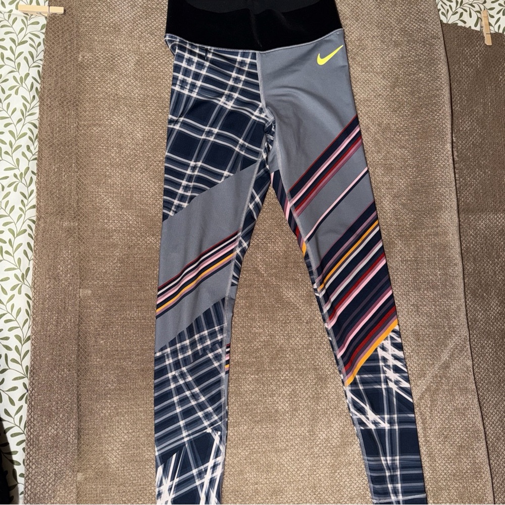 Nike Pro Hyper Warm Women's Plaid and Striped Leggings - Black, Gray, Yellow